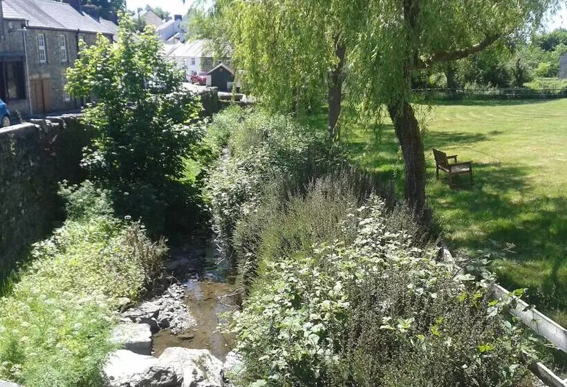 Sannan Court Holiday Apartments