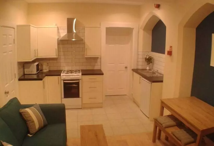Sannan Court Holiday Apartments