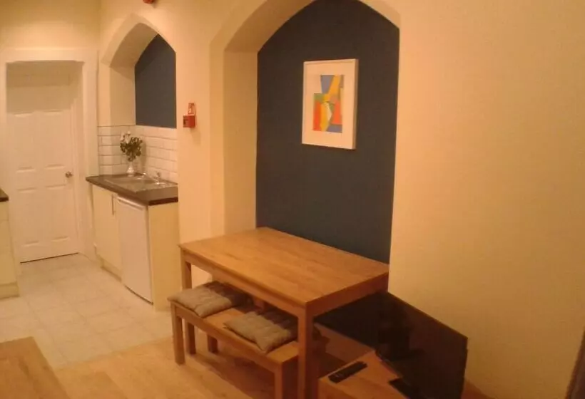 Sannan Court Holiday Apartments