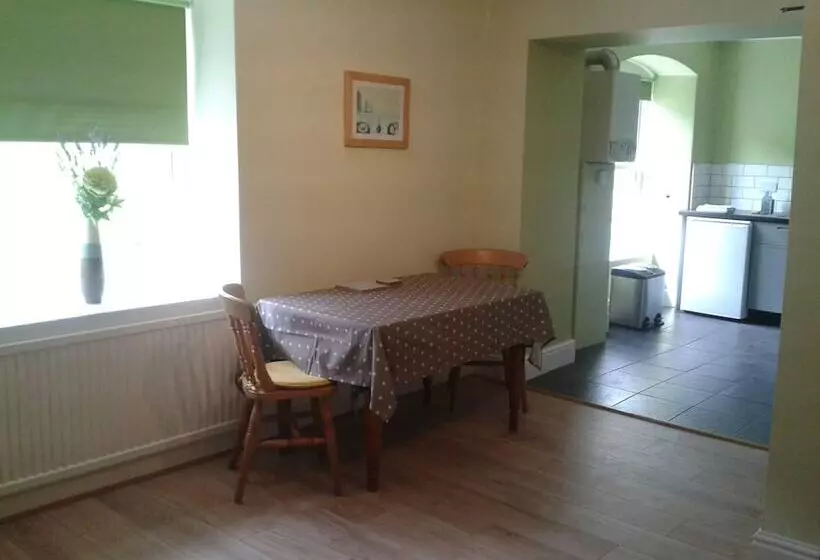 Sannan Court Holiday Apartments