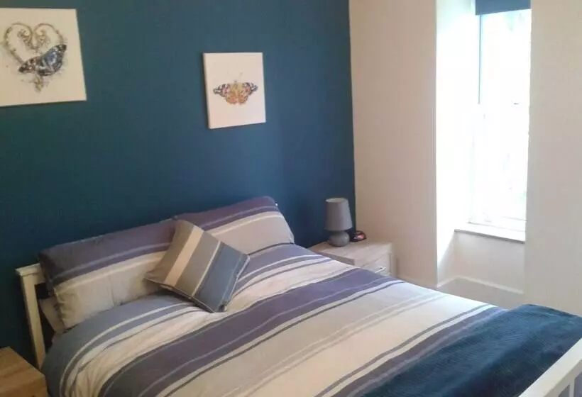 Sannan Court Holiday Apartments