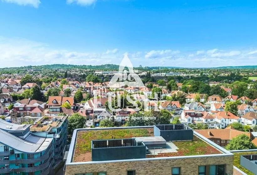Lush Apartment   London Designer Outlet