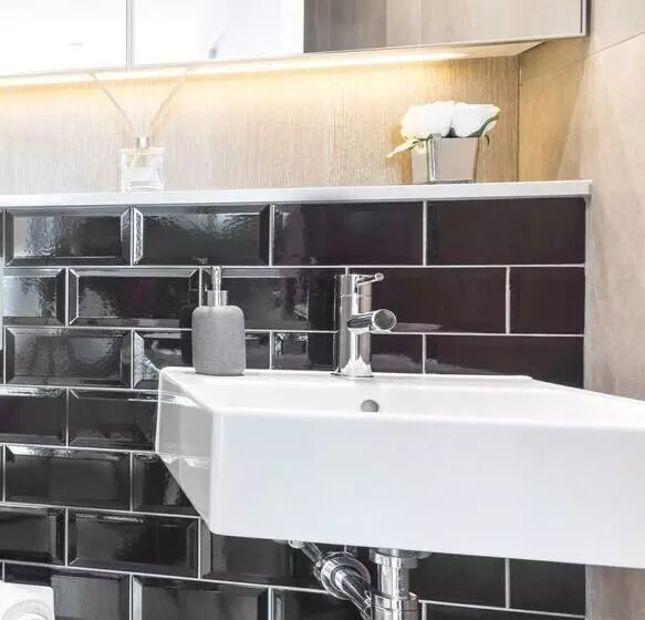 Lush Apartment   London Designer Outlet