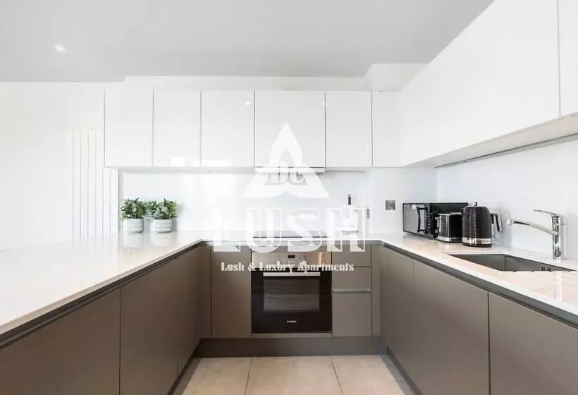 Lush Apartment   London Designer Outlet