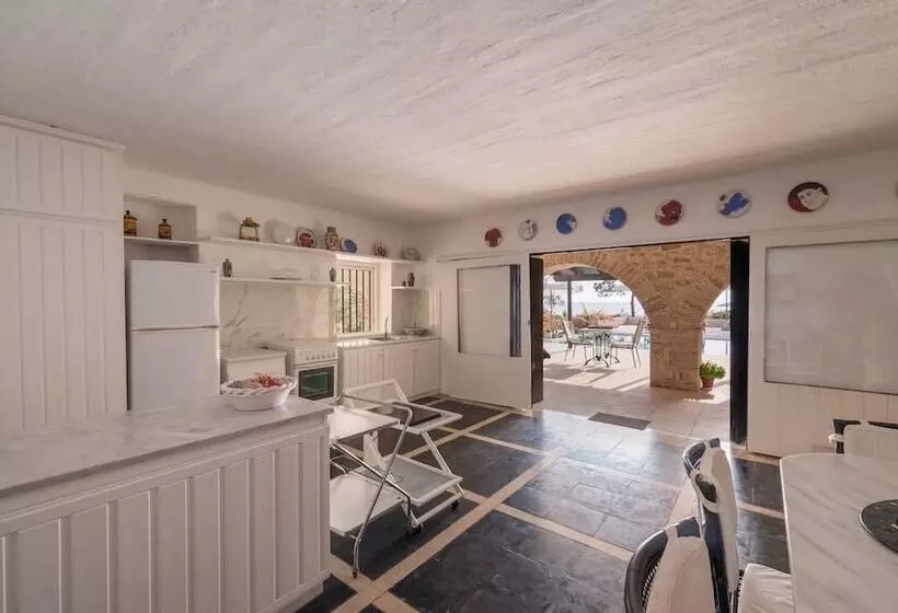 580m² Homm Luxurious Seaside Residence In Syvota, 14 Ppl