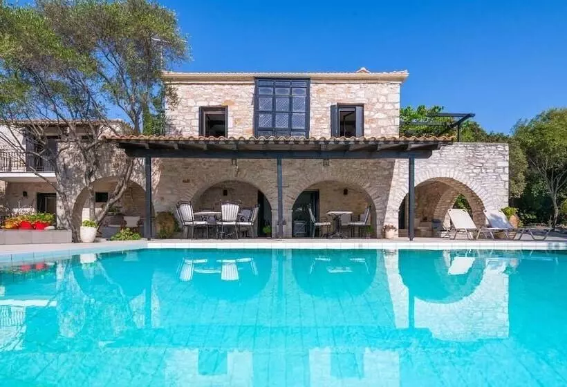 580m² Homm Luxurious Seaside Residence In Syvota, 14 Ppl