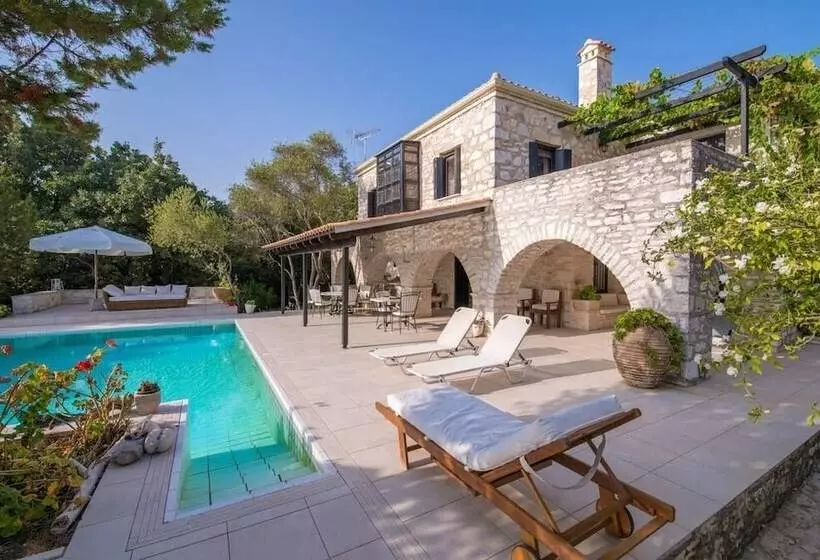 580m² Homm Luxurious Seaside Residence In Syvota, 14 Ppl