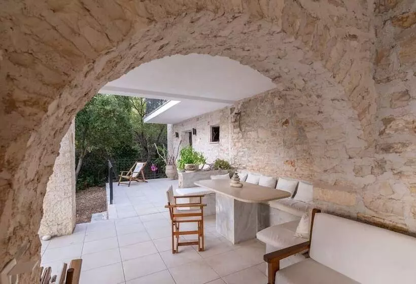 580m² Homm Luxurious Seaside Residence In Syvota, 14 Ppl