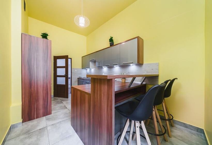 Barbakan Residence Old Town