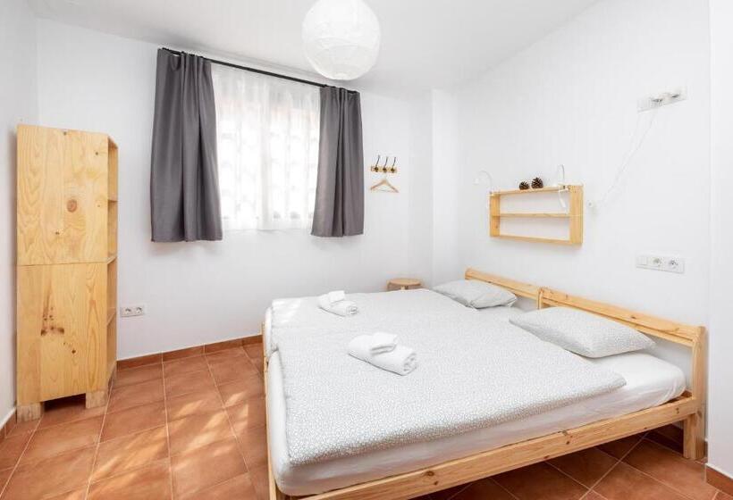 تختخواب و صبحانه Tabaiba Guesthouse