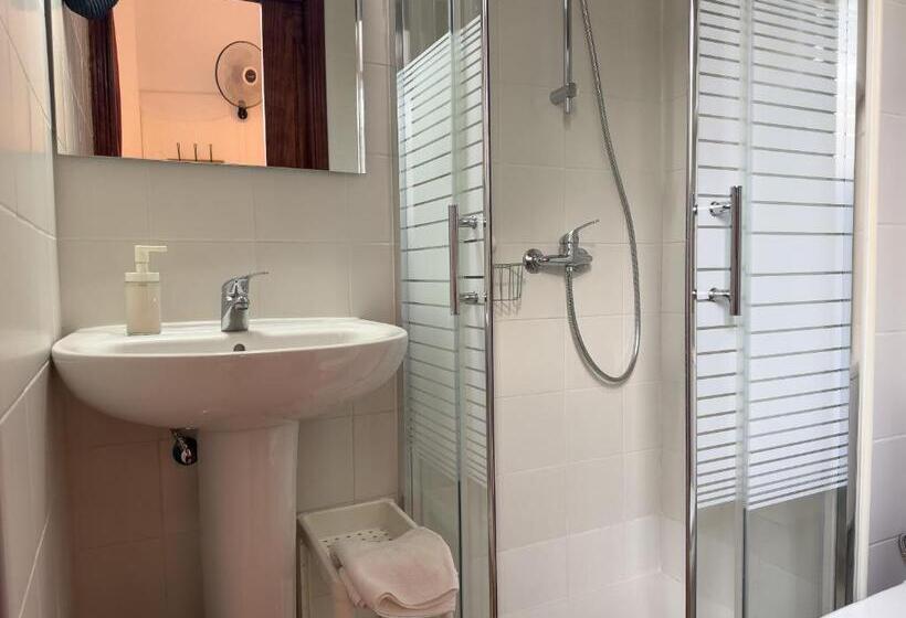 تختخواب و صبحانه Tabaiba Guesthouse