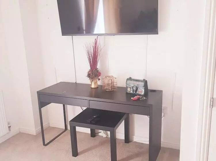 Majatalo Lakeside Palace