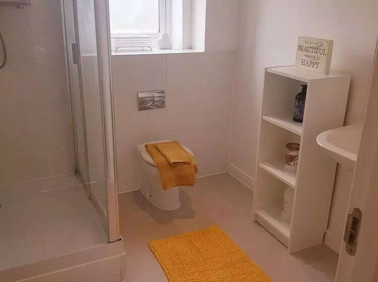 Majatalo Lakeside Palace