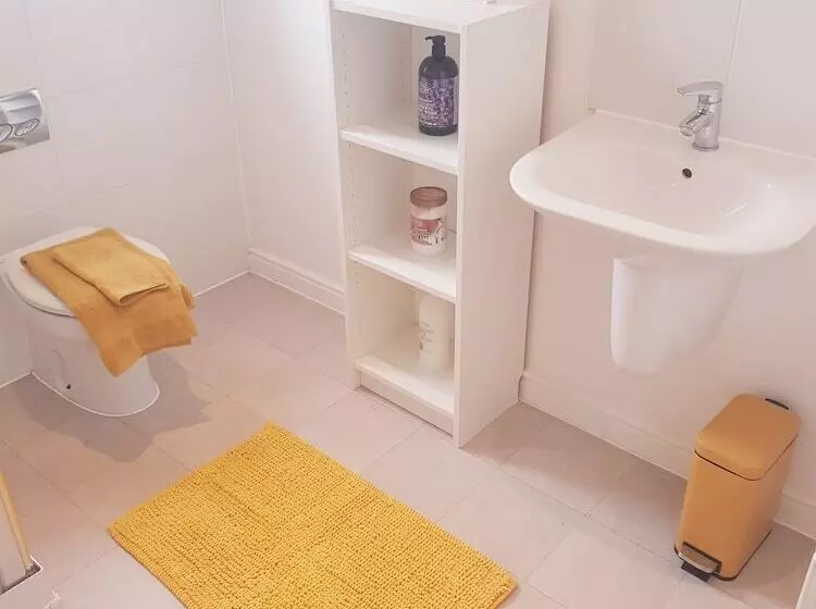 Majatalo Lakeside Palace