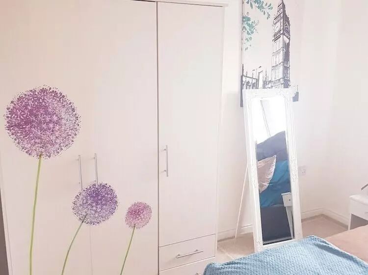 Majatalo Lakeside Palace