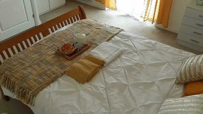 Majatalo Lakeside Palace