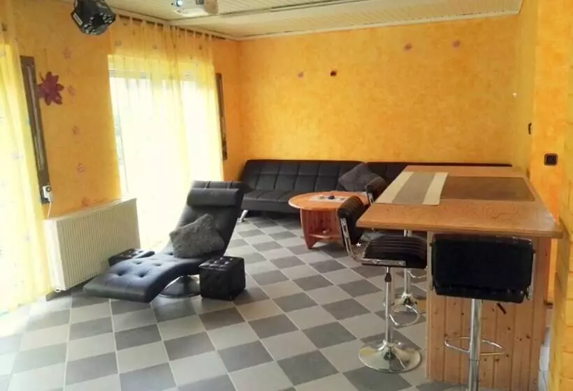 3 Zimmer Apartment Mit Weitblick