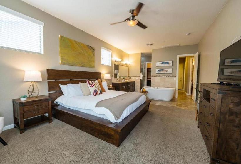 Amelia  Pueblo Viejo