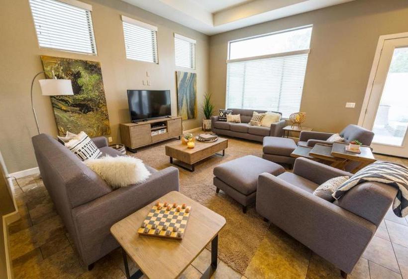 Amelia  Pueblo Viejo