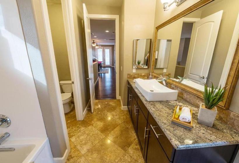 Amelia  Pueblo Viejo