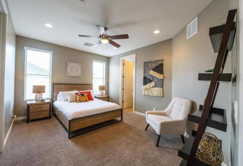 Amelia  Pueblo Viejo