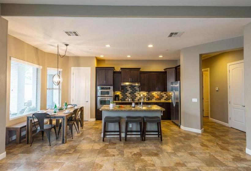 Amelia  Pueblo Viejo