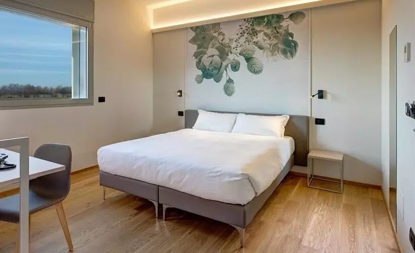 Hostelli Park Hotel & Residence By The Cube
