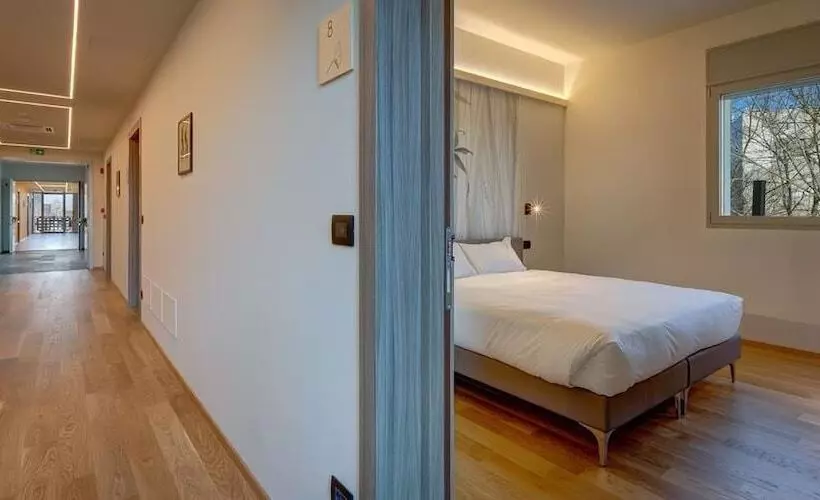 Hostelli Park Hotel & Residence By The Cube