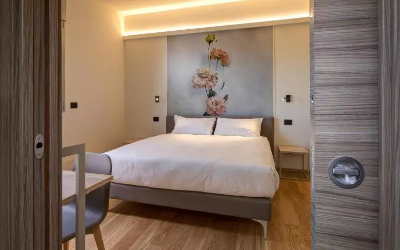 Hostelli Park Hotel & Residence By The Cube