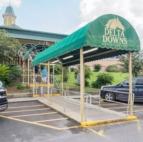 Hotelli Delta Downs Racetrack Casino