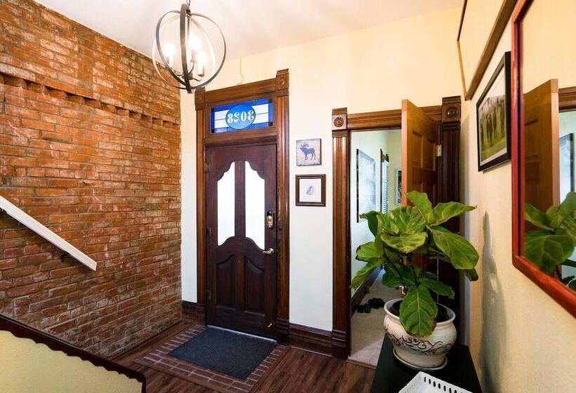 Newly Renovated Rino Retreat