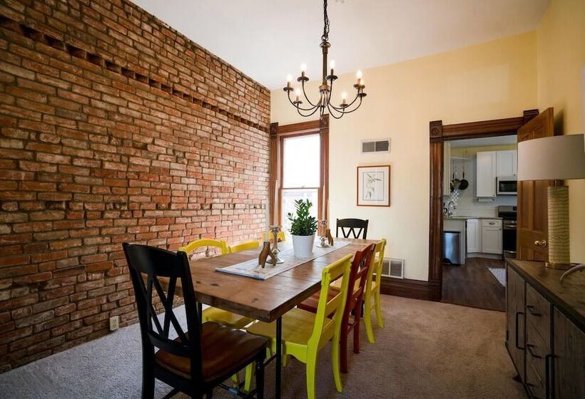 Newly Renovated Rino Retreat