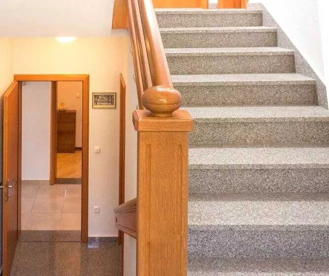 پانسیون Guest House Davor Tomas