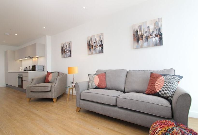 Royal Winchester House