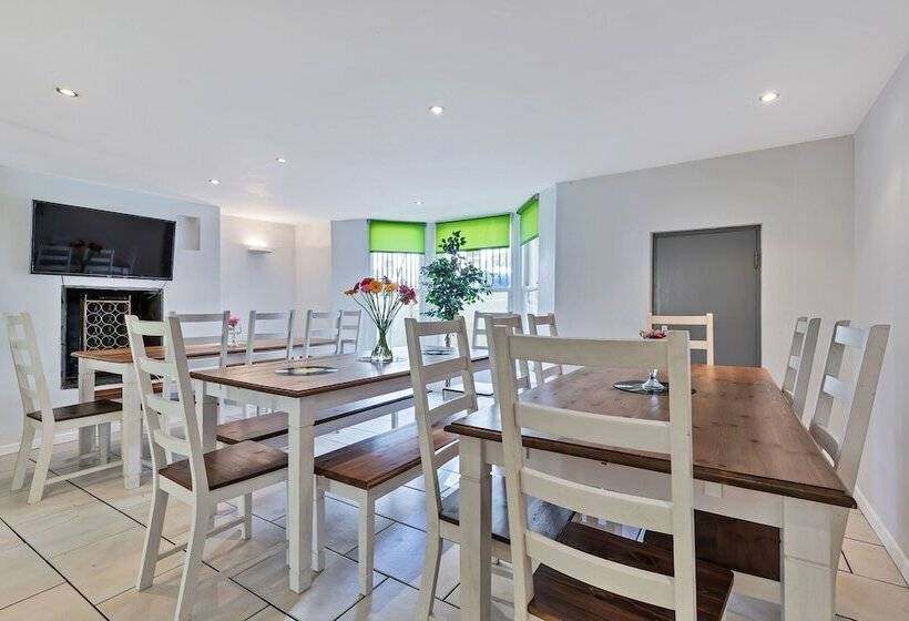 Sunshine Central House | By My Getaways