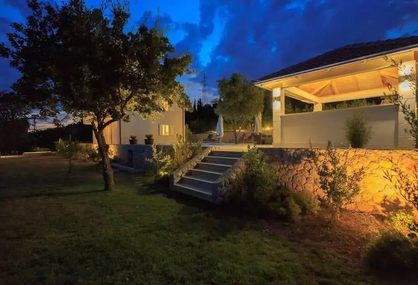 Hedera Estate, Villa Hedera Vii