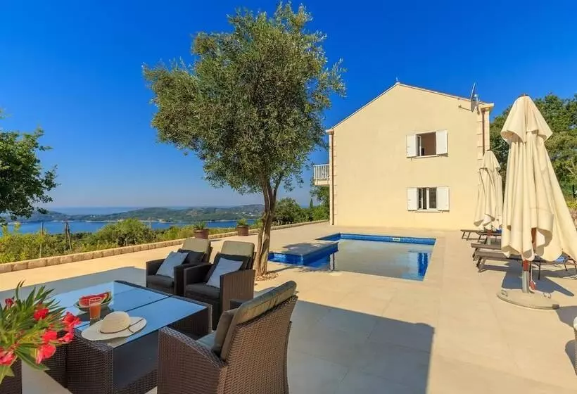 Hedera Estate, Villa Hedera Vii