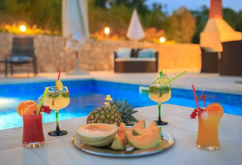 Hedera Estate, Villa Hedera Vii