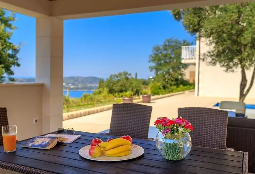 Hedera Estate, Villa Hedera Vii