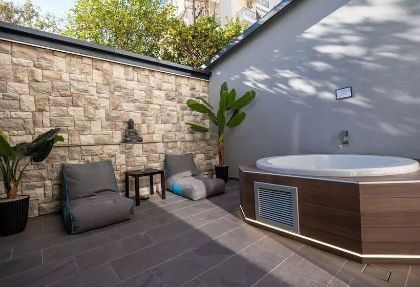 Hotelli Sette Suites & Rooms   Adults Only