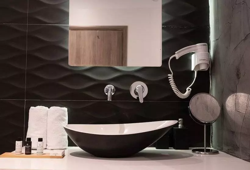 Hotelli Sette Suites & Rooms   Adults Only