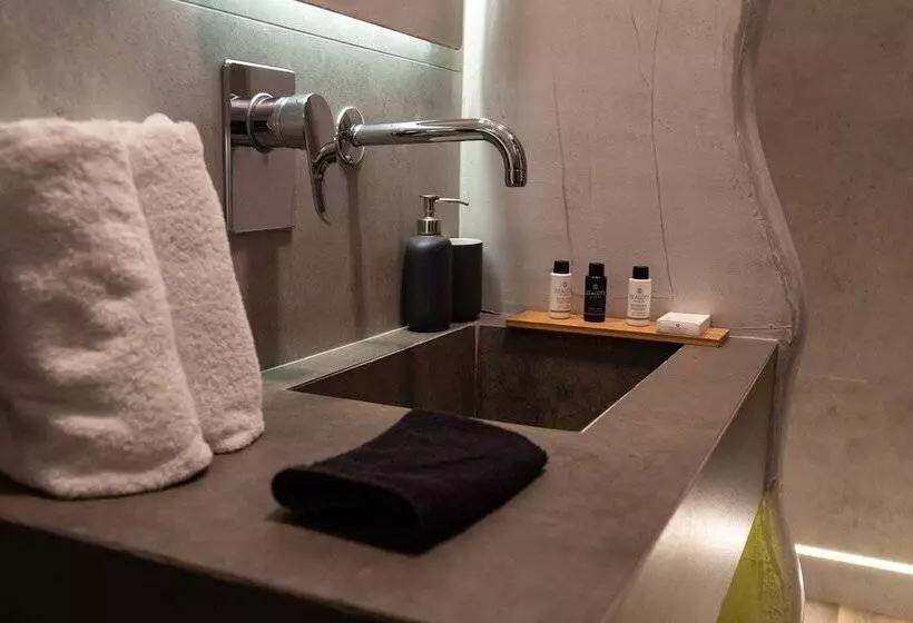 Hotelli Sette Suites & Rooms   Adults Only