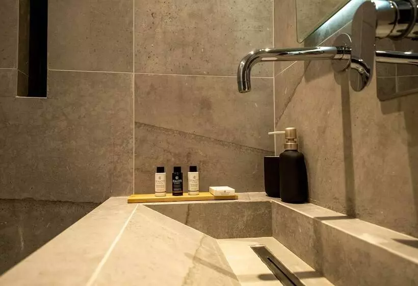 Hotelli Sette Suites & Rooms   Adults Only