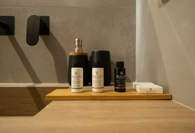 Hotelli Sette Suites & Rooms   Adults Only