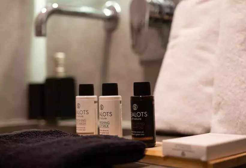 Hotelli Sette Suites & Rooms   Adults Only