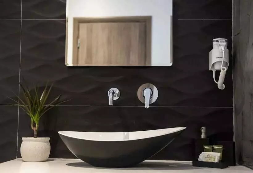 Hotelli Sette Suites & Rooms   Adults Only