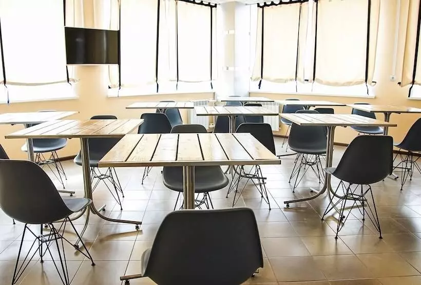 Ison   Hostel