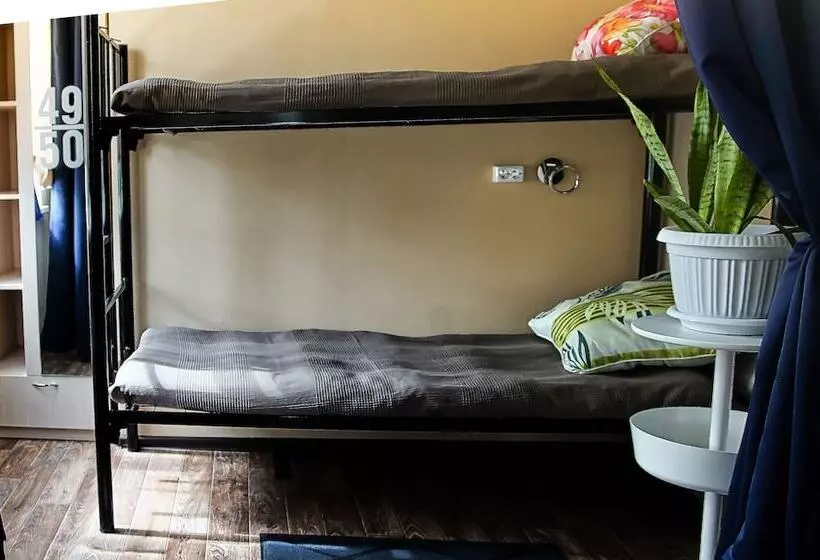 Ison   Hostel