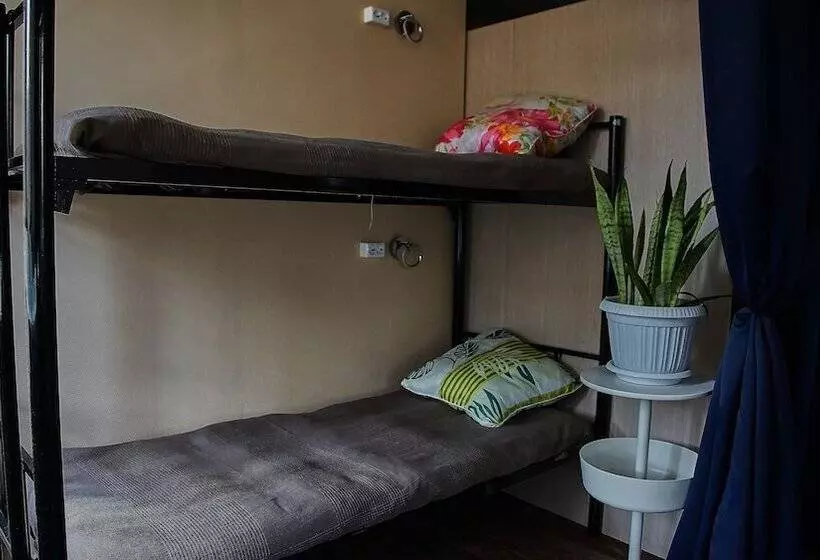 Ison   Hostel