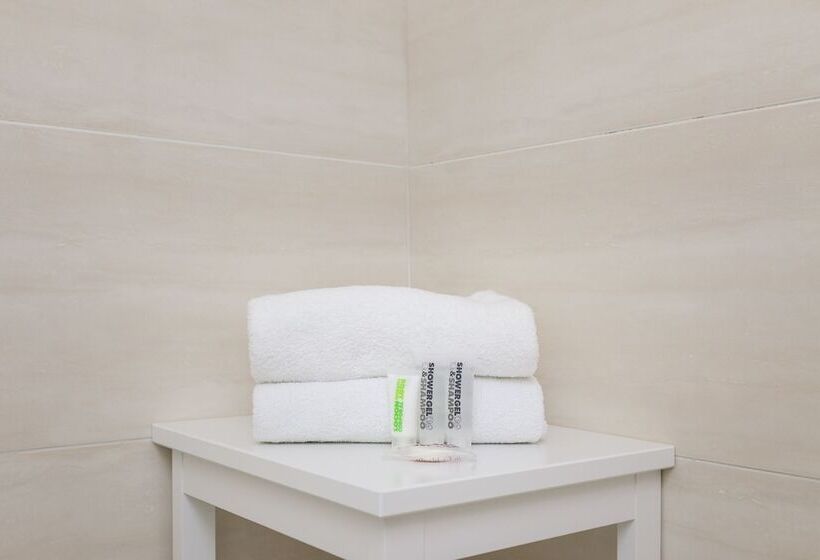 Oasis Be My Guest Castelldefels